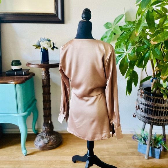 Boohoo Satin Effect Open Front Plunging Deep V Tie Front Blouse Size 8 - Picture 3 of 6